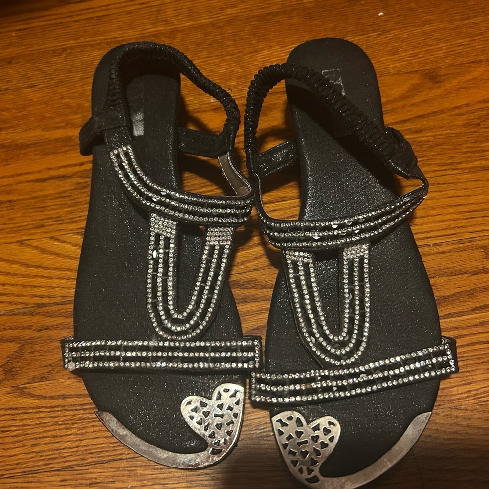R.A.D Aolixian Elegant Black Sandals with Silver Accents